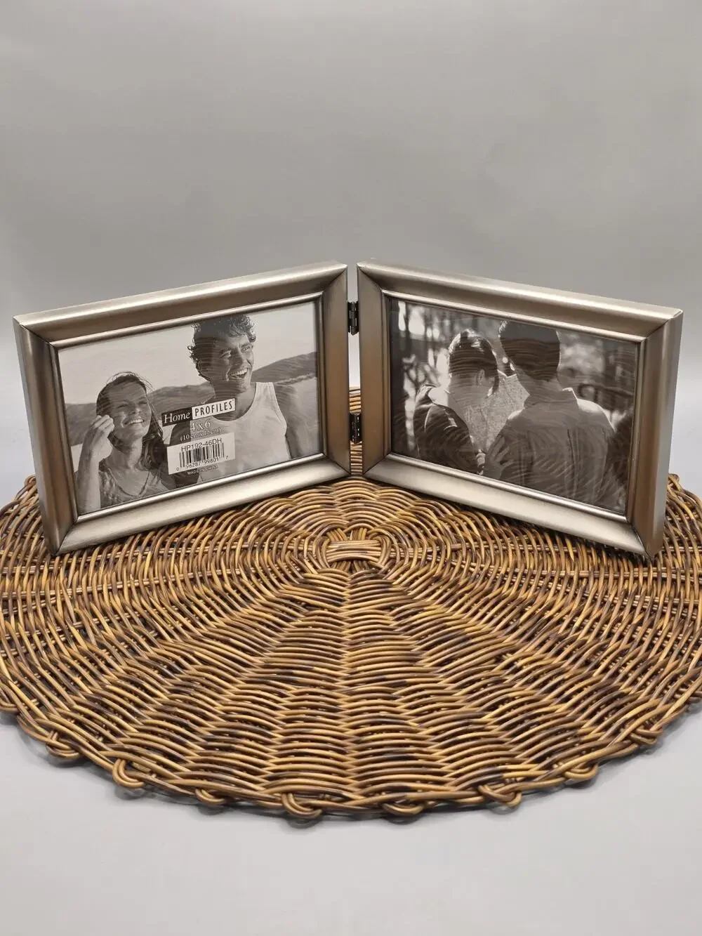 Vintage Malden Home Profiles Silver Hinged Double Picture Frame 4x6 Folding NOS